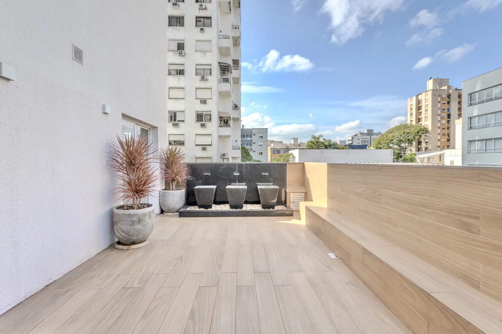 R$ 690.000 - BELO APARTAMENTO - 62M2 - 2 DORM - SU&Iacute;TE - 1 VAGA - INFRA Rua Chile Porto Alegre - 
