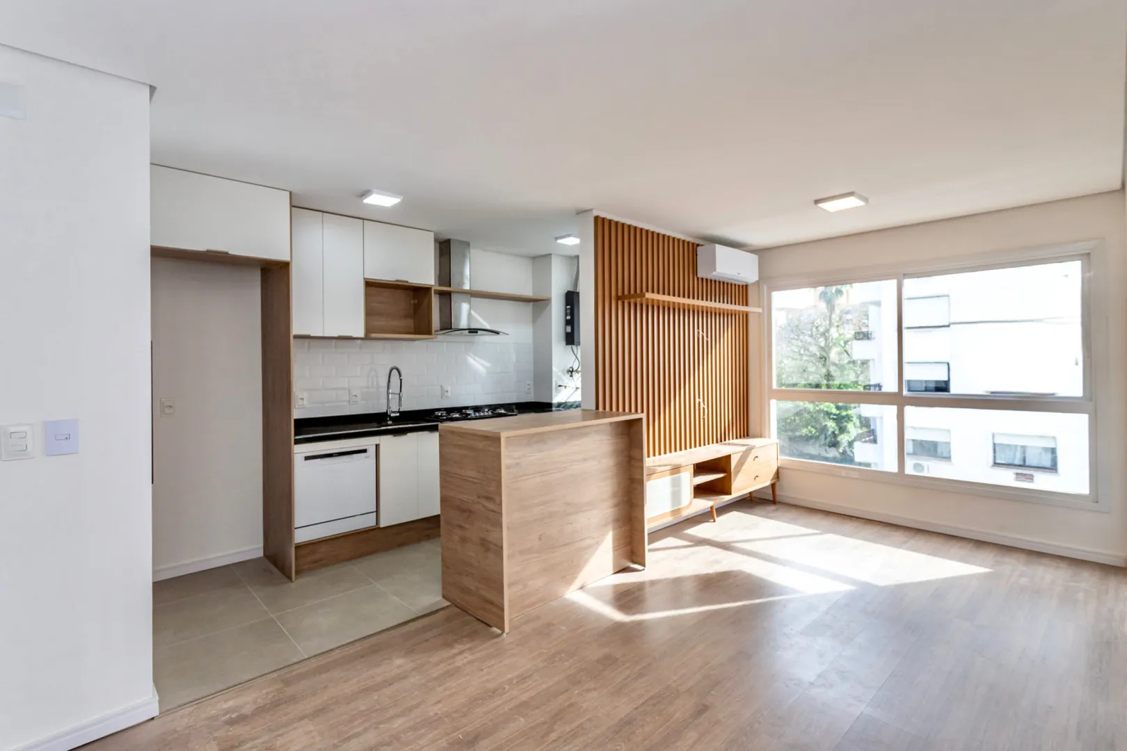 R$ 690.000 - BELO APARTAMENTO - 62M2 - 2 DORM - SU&Iacute;TE - 1 VAGA - INFRA Rua Chile Porto Alegre - 