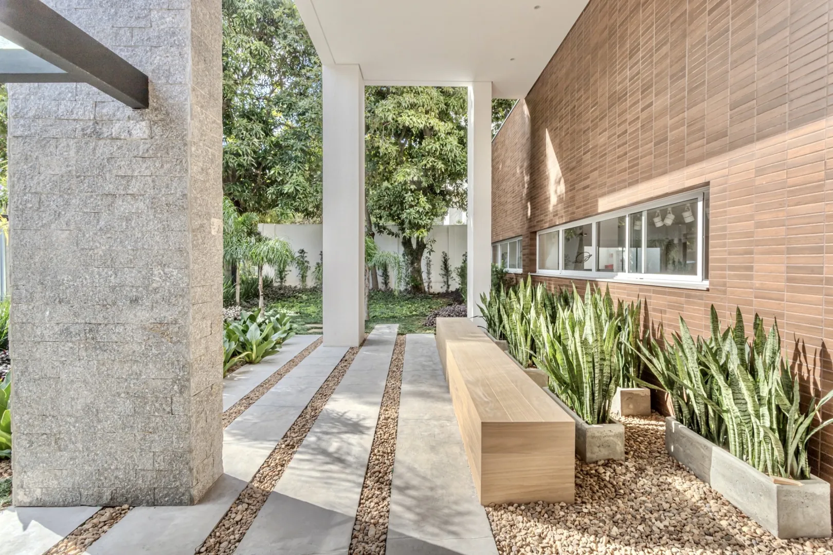 R$ 690.000 - BELO APARTAMENTO - 62M2 - 2 DORM - SU&Iacute;TE - 1 VAGA - INFRA Rua Chile Porto Alegre - 