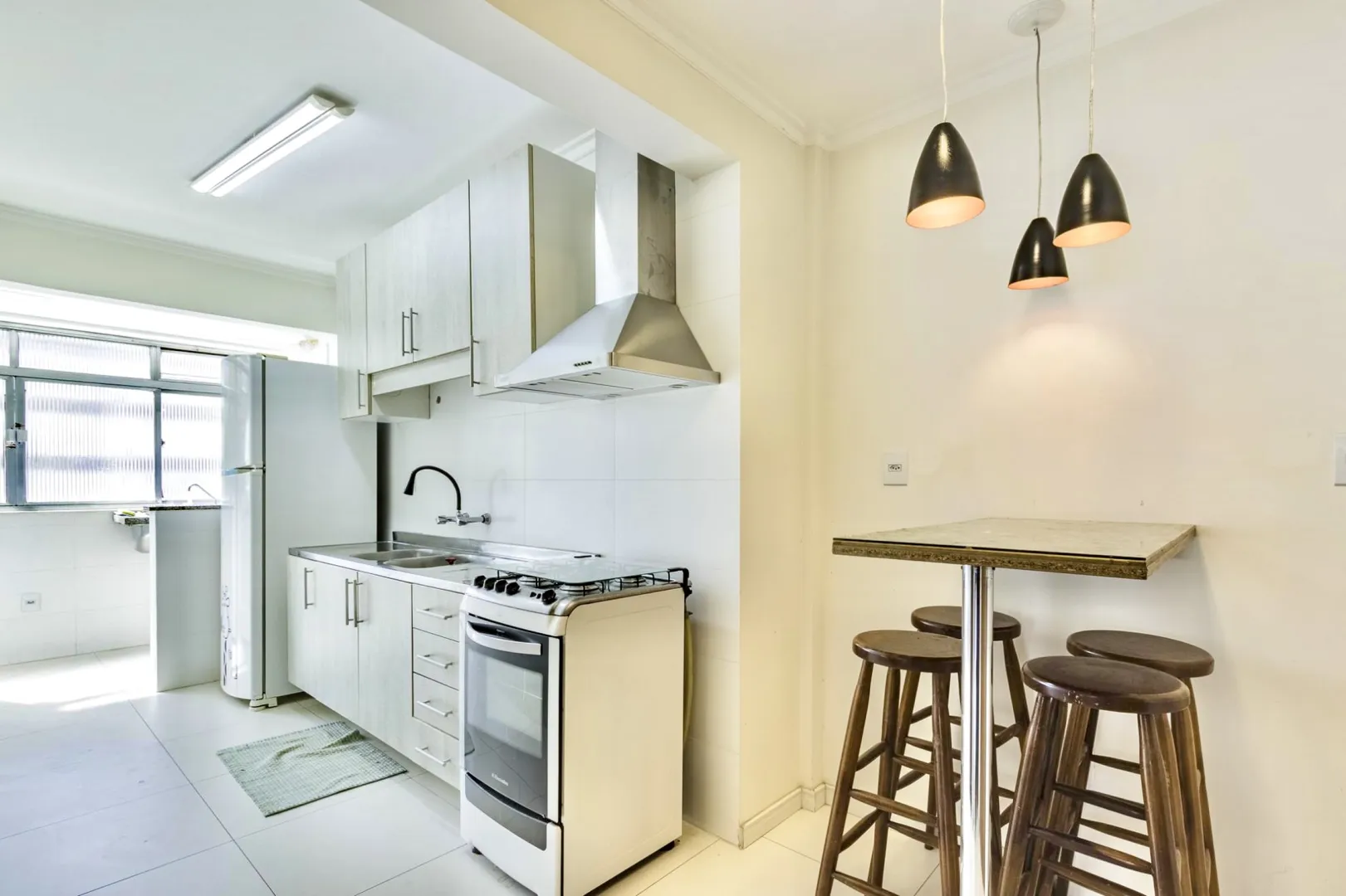R$ 520.000 - &Oacute;TIMO APARTAMENTO - MOBILIADO - 89M2 - 2 DORM - SU&Iacute;TE - VISTA Rua Vicente da Fontoura Porto Alegre - 