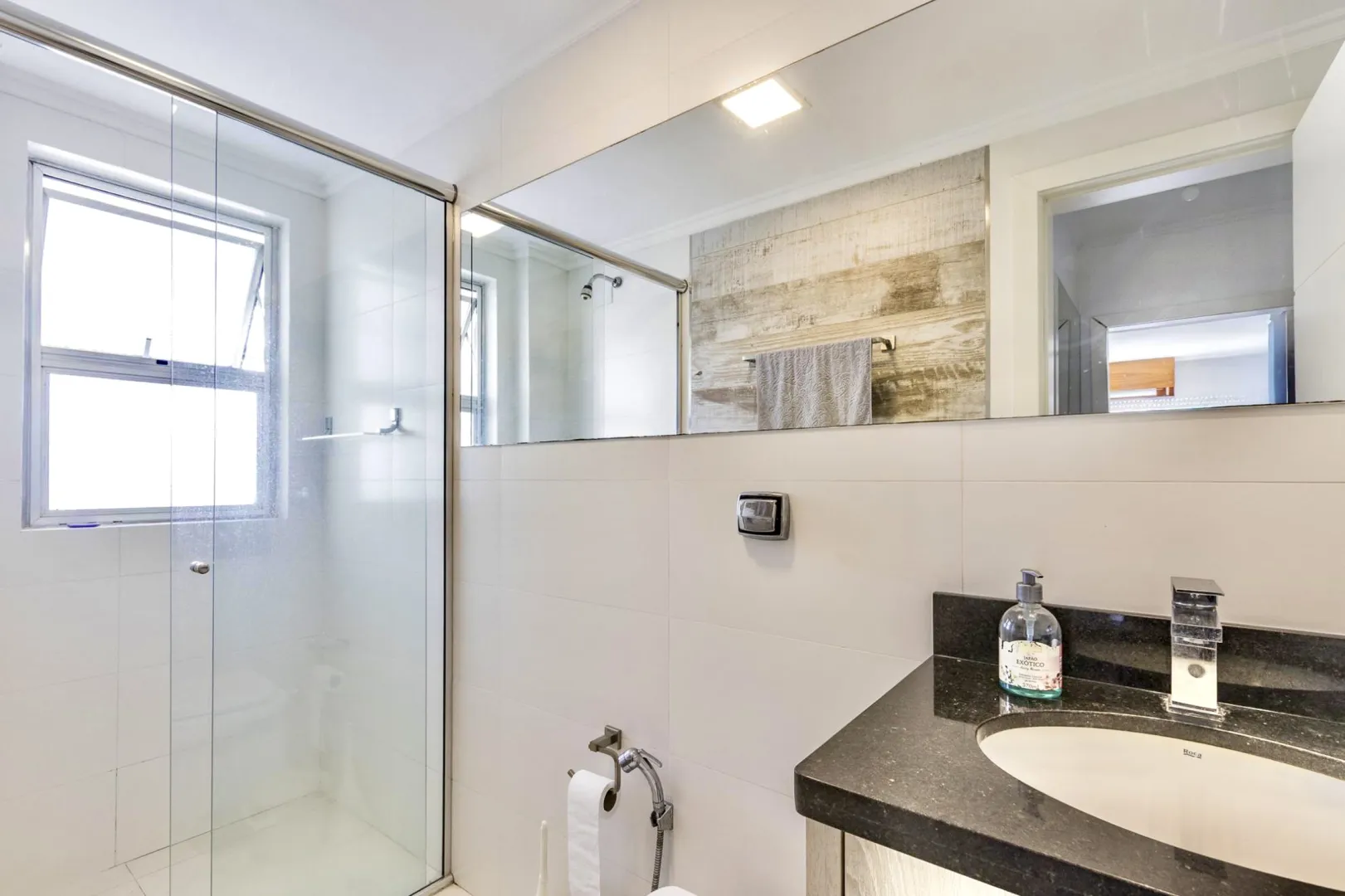 R$ 520.000 - &Oacute;TIMO APARTAMENTO - MOBILIADO - 89M2 - 2 DORM - SU&Iacute;TE - VISTA Rua Vicente da Fontoura Porto Alegre - 