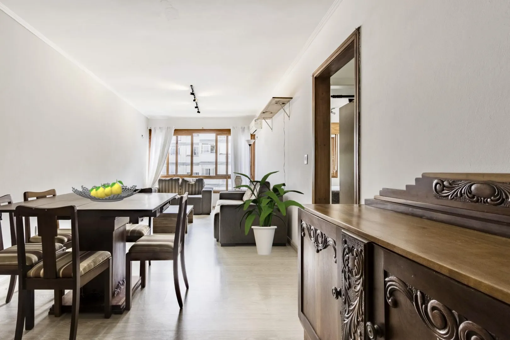 R$ 520.000 - &Oacute;TIMO APARTAMENTO - MOBILIADO - 89M2 - 2 DORM - SU&Iacute;TE - VISTA Rua Vicente da Fontoura Porto Alegre - 