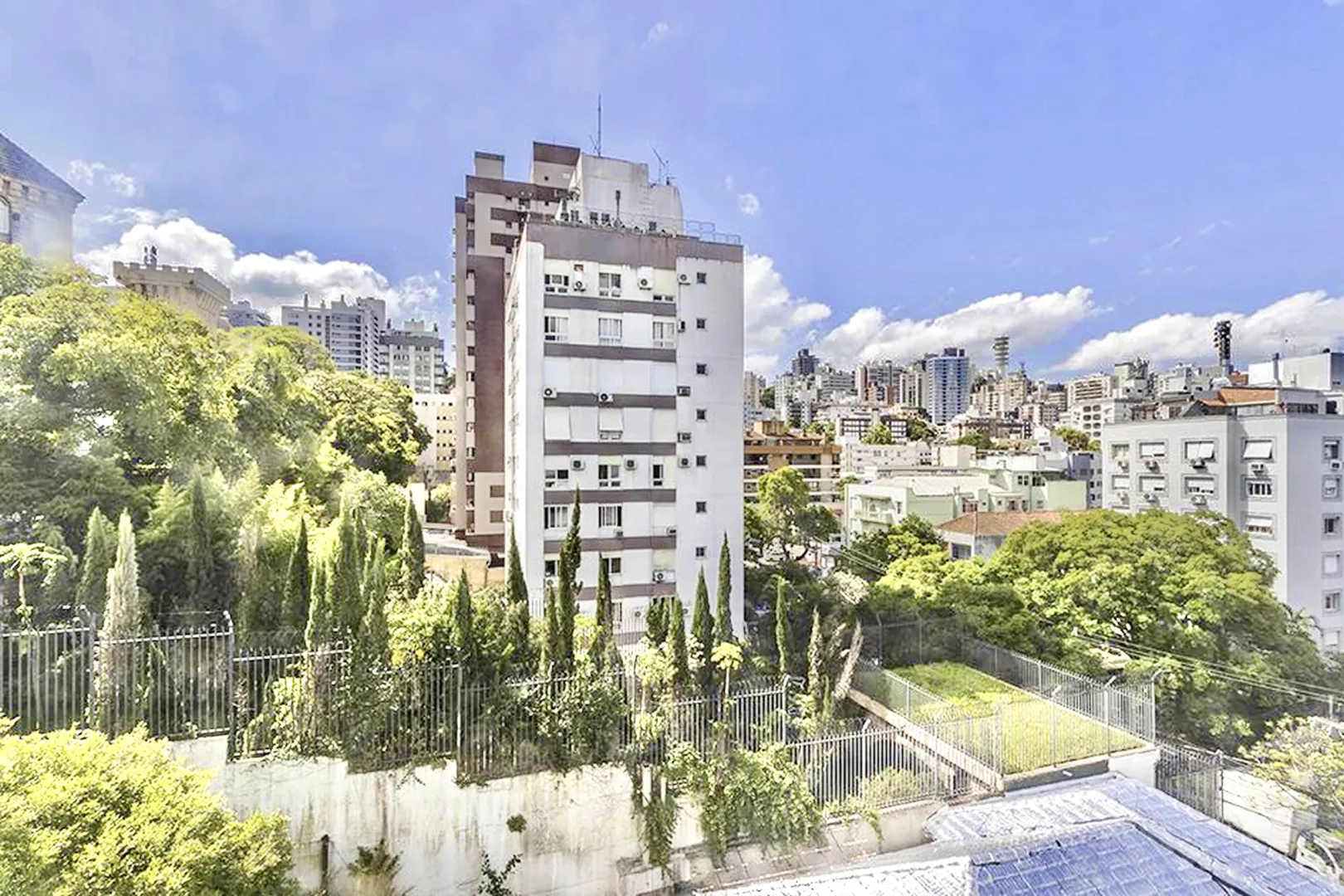 R$ 520.000 - &Oacute;TIMO APARTAMENTO - MOBILIADO - 89M2 - 2 DORM - SU&Iacute;TE - VISTA Rua Vicente da Fontoura Porto Alegre - 