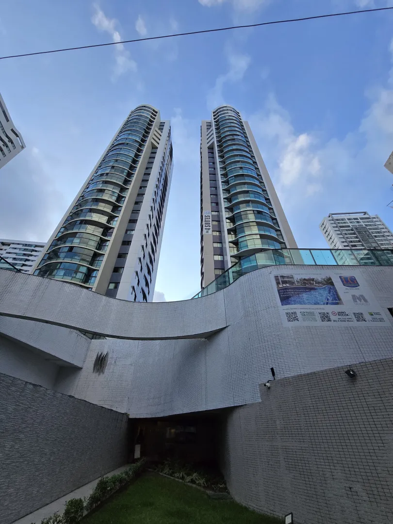 Apartamento &agrave; venda com 135,50 m&sup2; | 4 Quartos sendo 3 su&iacute;tes | 2 vagas | Varanda Rua Luís de Farias Barbosa Recife - 