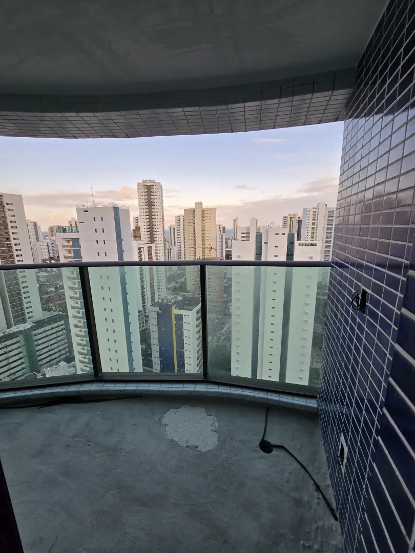 Apartamento &agrave; venda com 135,50 m&sup2; | 4 Quartos sendo 3 su&iacute;tes | 2 vagas | Varanda Rua Luís de Farias Barbosa Recife - 