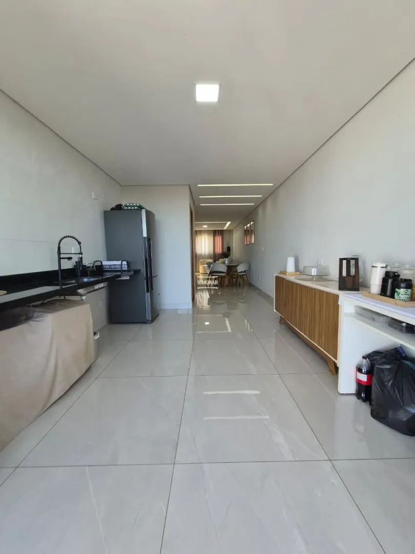 Sobrado 3 dormit&oacute;rios sendo 1 su&iacute;te + 5 vagas de garagem  Itaquaquecetuba - 