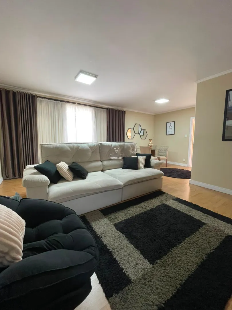 Casa t&eacute;rrea 3 dormit&oacute;rios + 4 vagas de garagem  Guarulhos - 