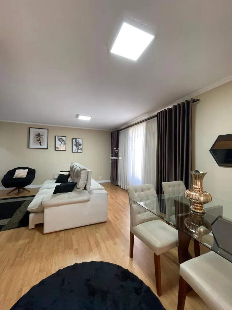 Casa t&eacute;rrea 3 dormit&oacute;rios + 4 vagas de garagem  Guarulhos - 