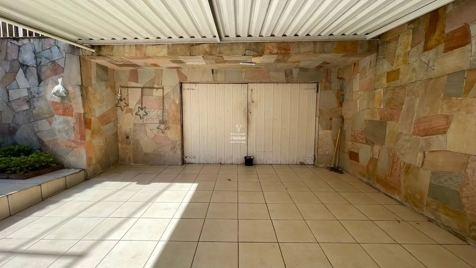 Casa t&eacute;rrea 3 dormit&oacute;rios + 4 vagas de garagem  Guarulhos - 