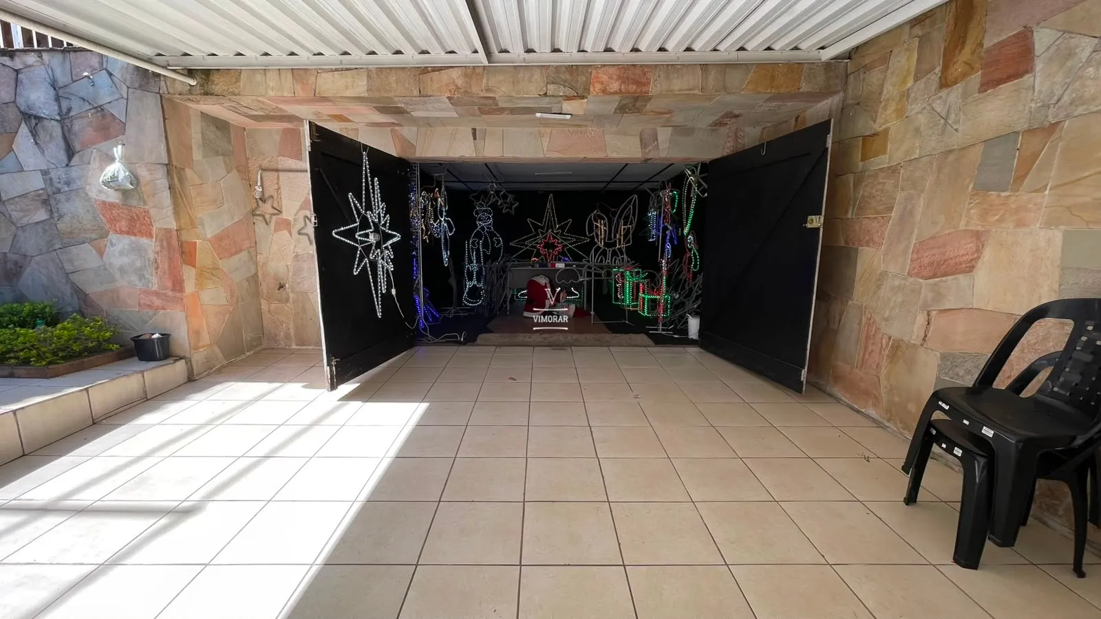 Casa t&eacute;rrea 3 dormit&oacute;rios + 4 vagas de garagem  Guarulhos - 