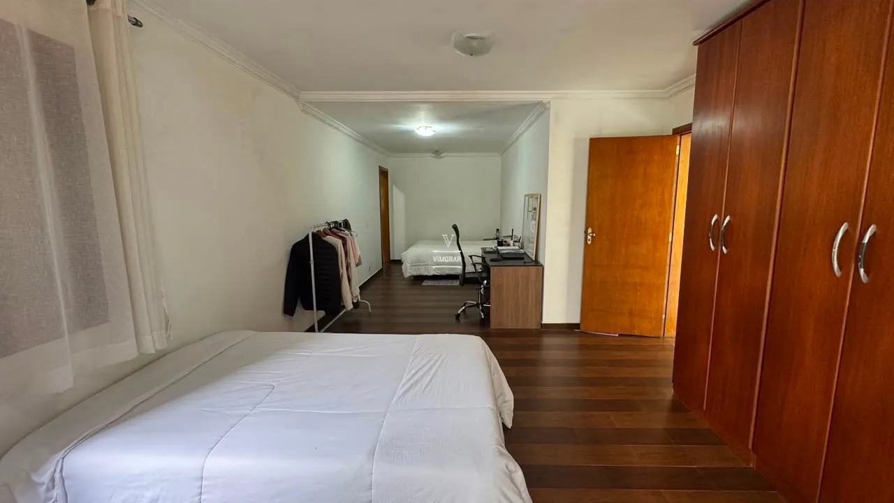 Casa em condom&iacute;nio fechado 3 su&iacute;tes espa&ccedil;osas + 4 vagas de garagem  Arujá - 