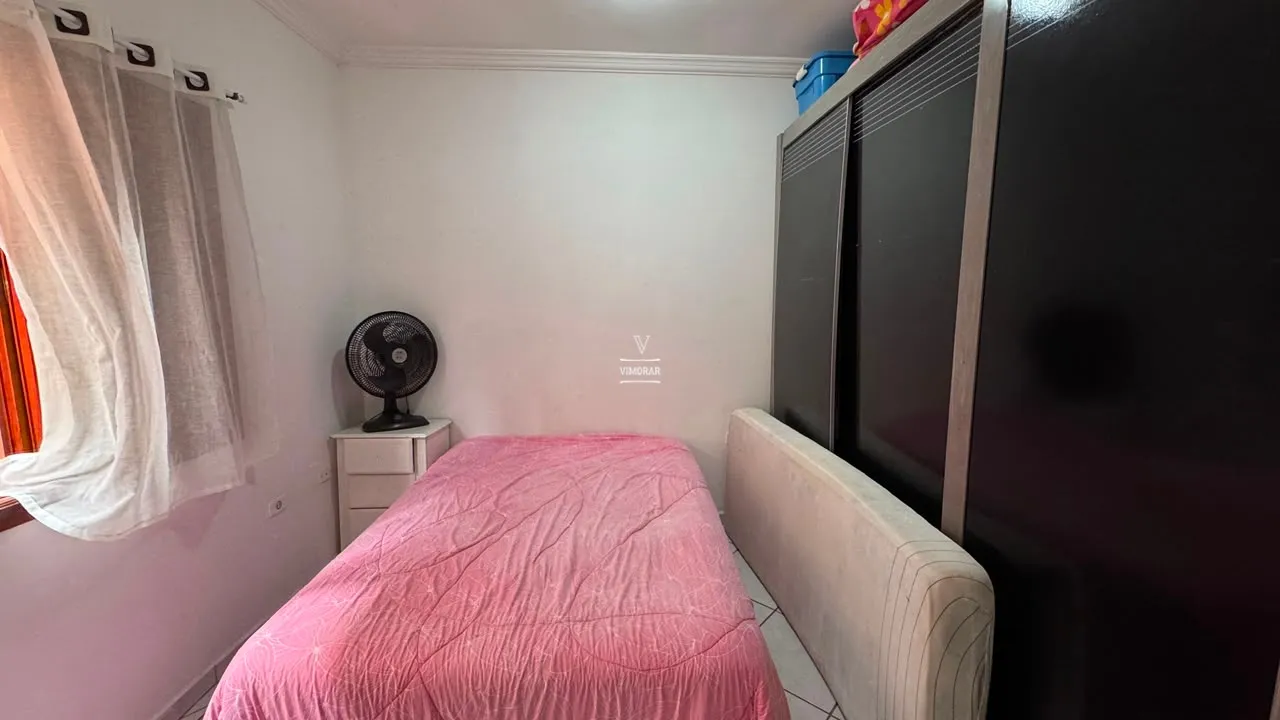Casa em condom&iacute;nio fechado 3 su&iacute;tes espa&ccedil;osas + 4 vagas de garagem  Arujá - 