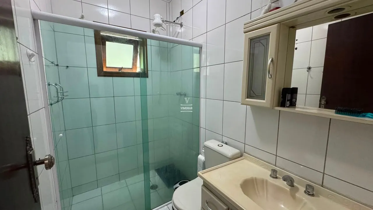 Casa em condom&iacute;nio fechado 3 su&iacute;tes espa&ccedil;osas + 4 vagas de garagem  Arujá - 
