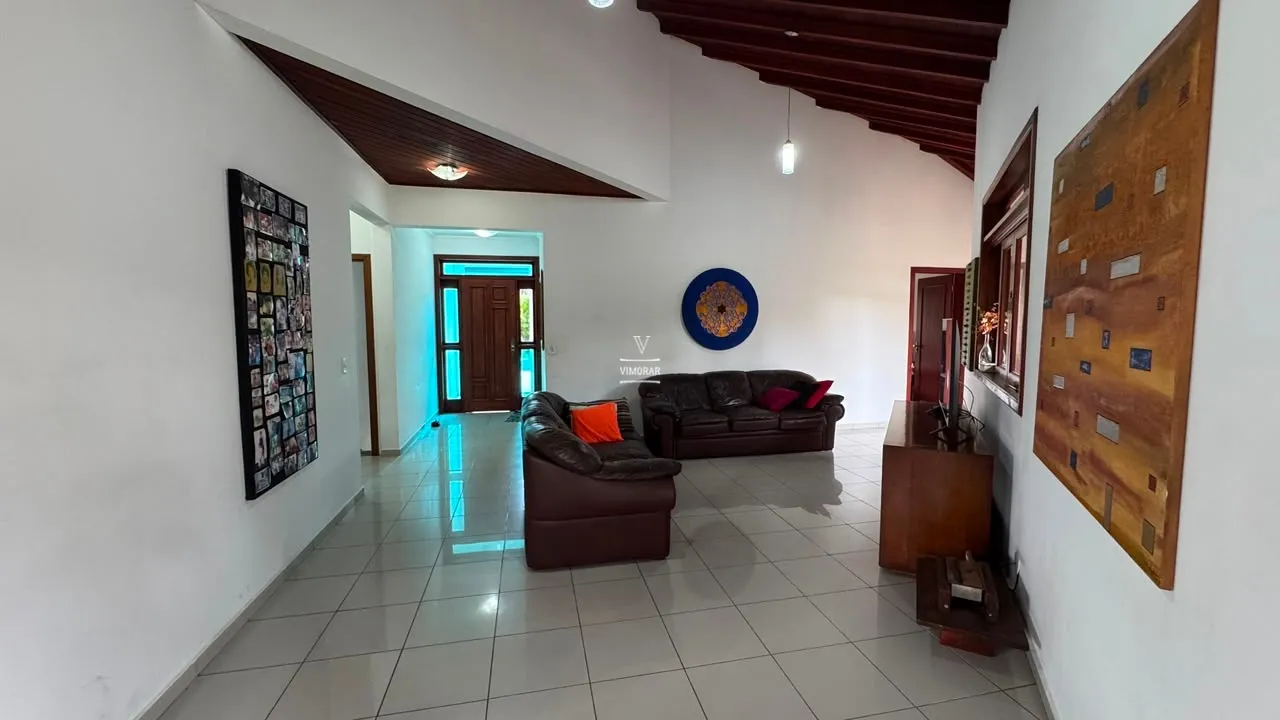 Casa em condom&iacute;nio fechado 3 su&iacute;tes espa&ccedil;osas + 4 vagas de garagem  Arujá - 