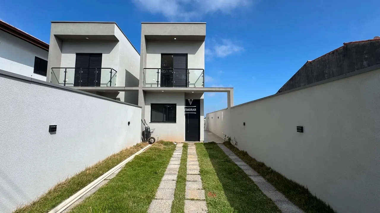 Sobrado 3 su&iacute;tes + 4 vagas de garagem  Arujá - 