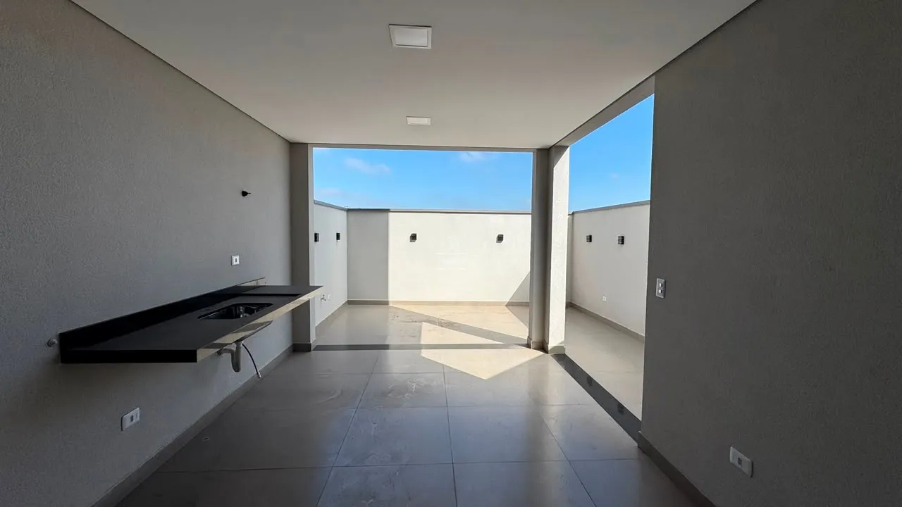 Sobrado 3 su&iacute;tes + 4 vagas de garagem  Arujá - 