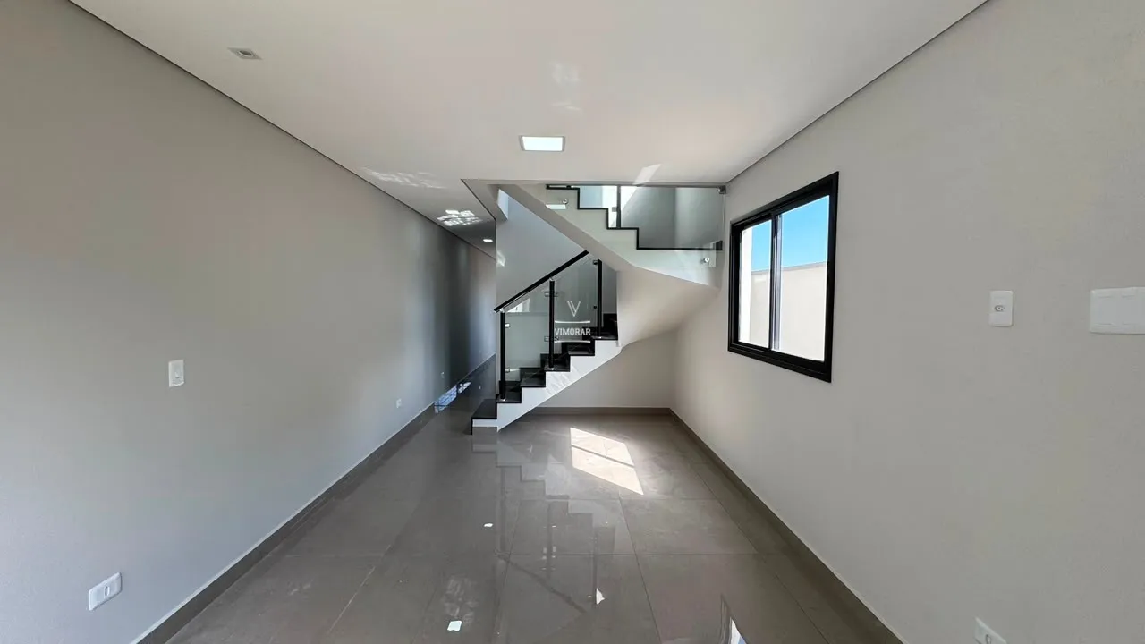 Sobrado 3 su&iacute;tes + 4 vagas de garagem  Arujá - 