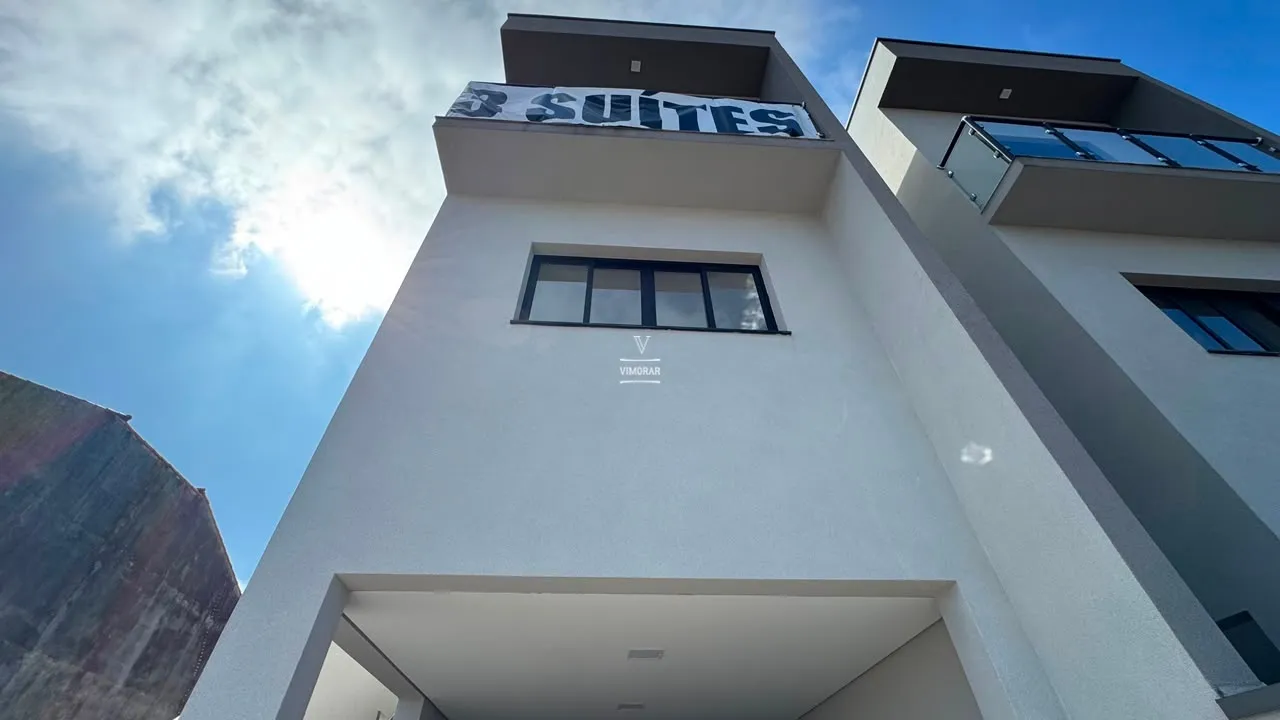Sobrado 3 su&iacute;tes + 4 vagas de garagem  Arujá - 