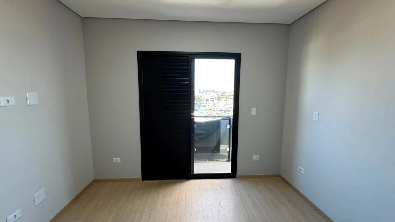 Sobrado 3 su&iacute;tes + 4 vagas de garagem  Arujá - 