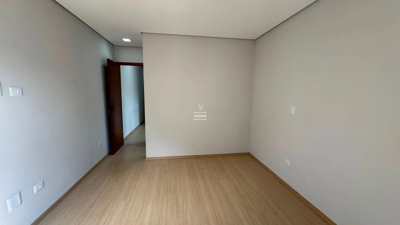 Sobrado 3 su&iacute;tes + 4 vagas de garagem  Arujá - 