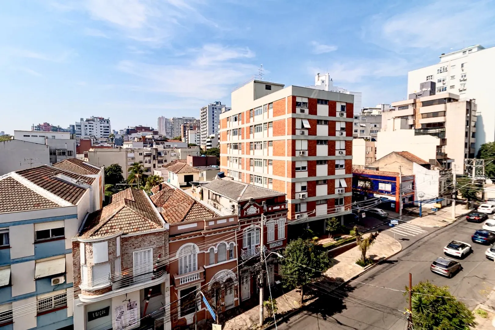 R$ 572.000 - APARTAMENTO - SACADA - 73M2 - 1 DORM - SU&Iacute;TE - 1 VAGA Rua Santo Antônio Porto Alegre - 