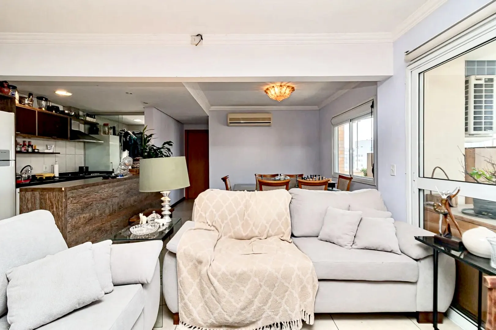 R$ 572.000 - APARTAMENTO - SACADA - 73M2 - 1 DORM - SU&Iacute;TE - 1 VAGA Rua Santo Antônio Porto Alegre - 