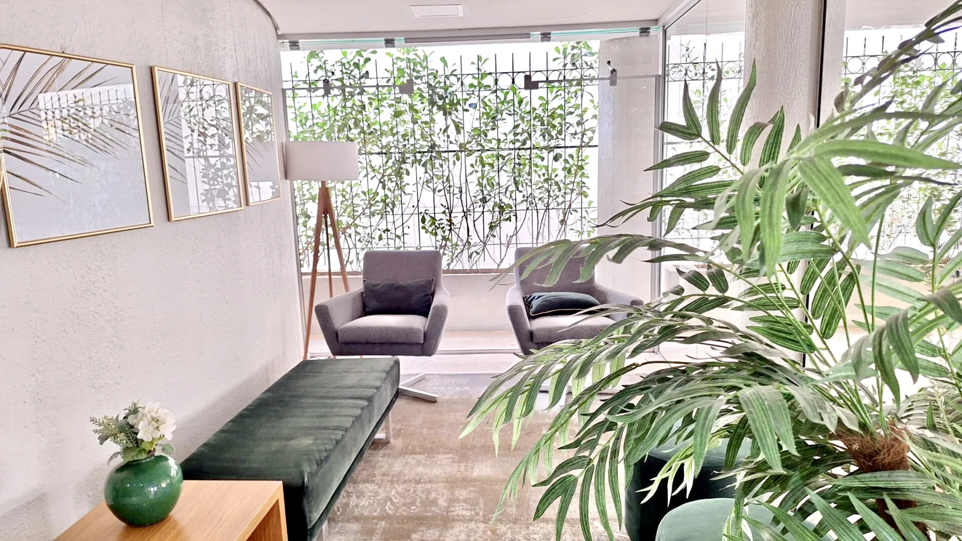 R$ 690.000 - MARAVILHOSO APARTAMENTO T&Eacute;RREO - 77M2 - 2 DORM - 1 VAGA Rua Marquês do Pombal Porto Alegre - 