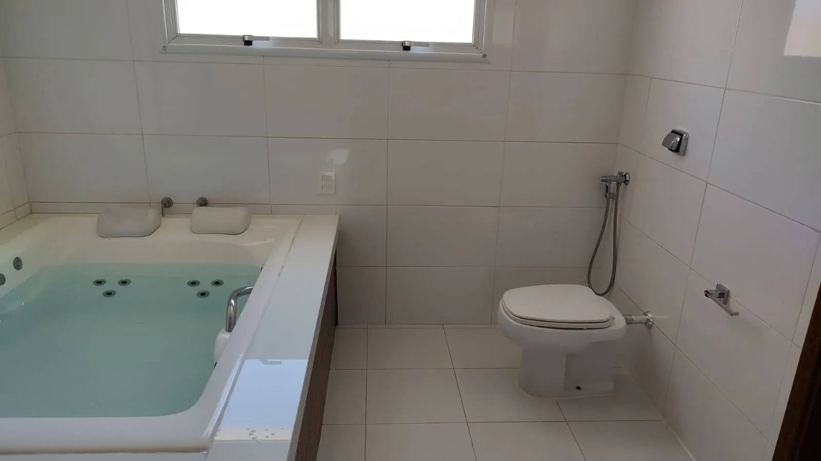Casa para Loca&ccedil;&atilde;o - 320m - R$ 9.600 - Pacote - Cond. Aldeia da Mata - Votorantim Avenida Rogério Cassola Votorantim - 