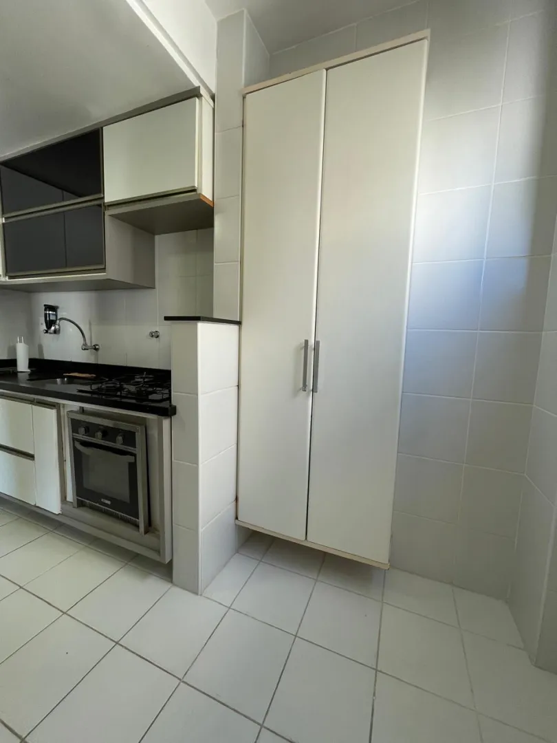 APARTAMENTO 2 QUARTOS SU&Iacute;TE 2 GARAGENS ELEVADORES &Agrave; VENDA JARDIM APIPEMA ONDINA Rua Nita Costa Salvador - 