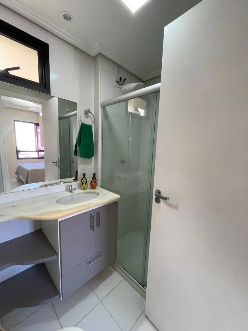 APARTAMENTO 2 QUARTOS SU&Iacute;TE 2 GARAGENS ELEVADORES &Agrave; VENDA JARDIM APIPEMA ONDINA Rua Nita Costa Salvador - 