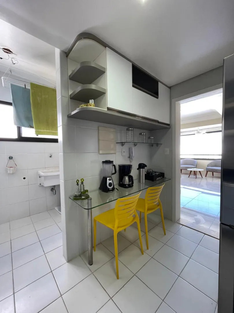 APARTAMENTO 2 QUARTOS SU&Iacute;TE 2 GARAGENS ELEVADORES &Agrave; VENDA JARDIM APIPEMA ONDINA Rua Nita Costa Salvador - 