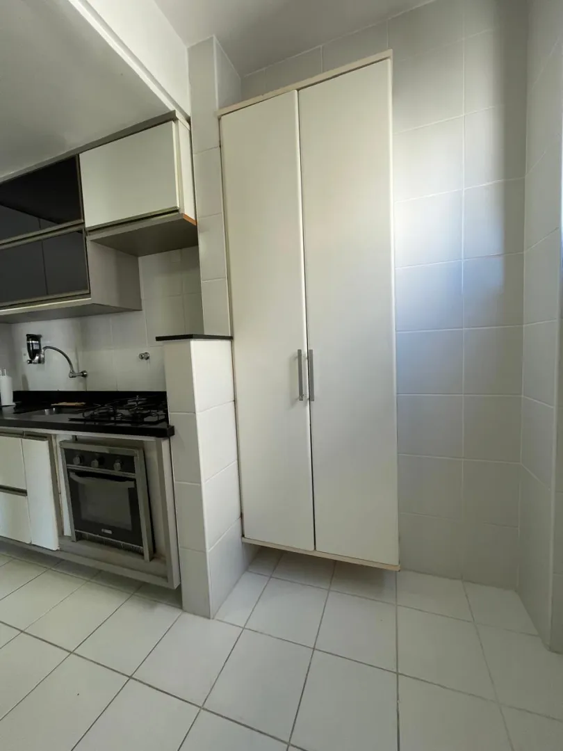 APARTAMENTO 2 QUARTOS SU&Iacute;TE 2 GARAGENS ELEVADORES &Agrave; VENDA JARDIM APIPEMA ONDINA Rua Nita Costa Salvador - 