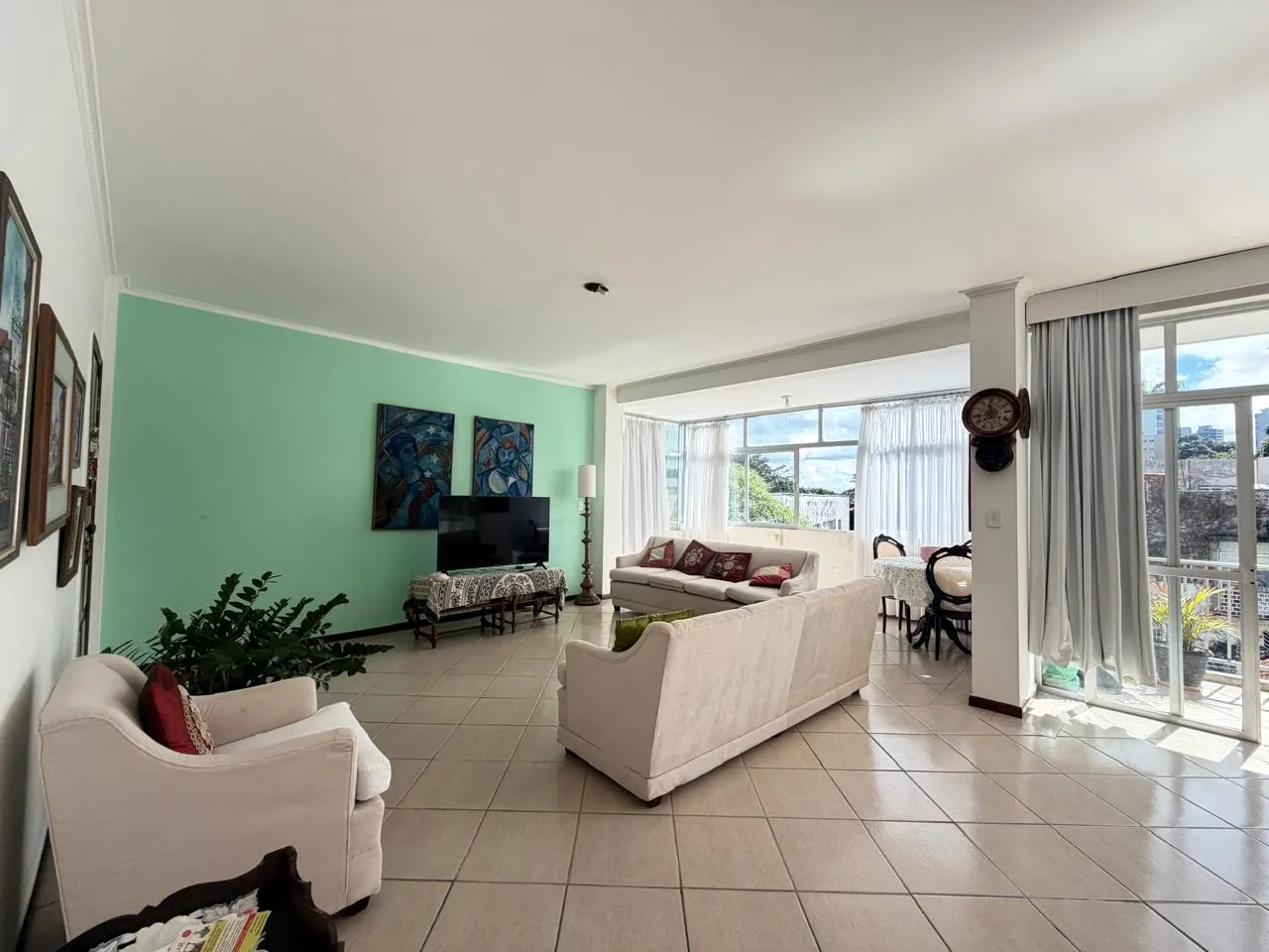 APARTAMENTO 4 QUARTOS SU&Iacute;TE GARAGENS ELEVADORES PORTARIA &Agrave; VENDA CORREDOR DA VIT&Oacute;RIA Avenida Sete de Setembro Salvador - 