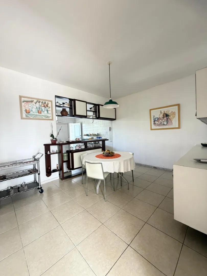 APARTAMENTO 4 QUARTOS SU&Iacute;TE GARAGENS ELEVADORES PORTARIA &Agrave; VENDA CORREDOR DA VIT&Oacute;RIA Avenida Sete de Setembro Salvador - 