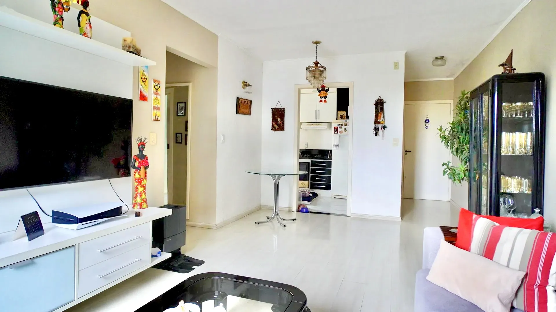 R$ 375.000 - OPORTUNIDADE - APARTAMENTO - 92M2 - 2 DORM - SU&Iacute;TE - 1 VAGA Rua Enes Bandeira Porto Alegre - 
