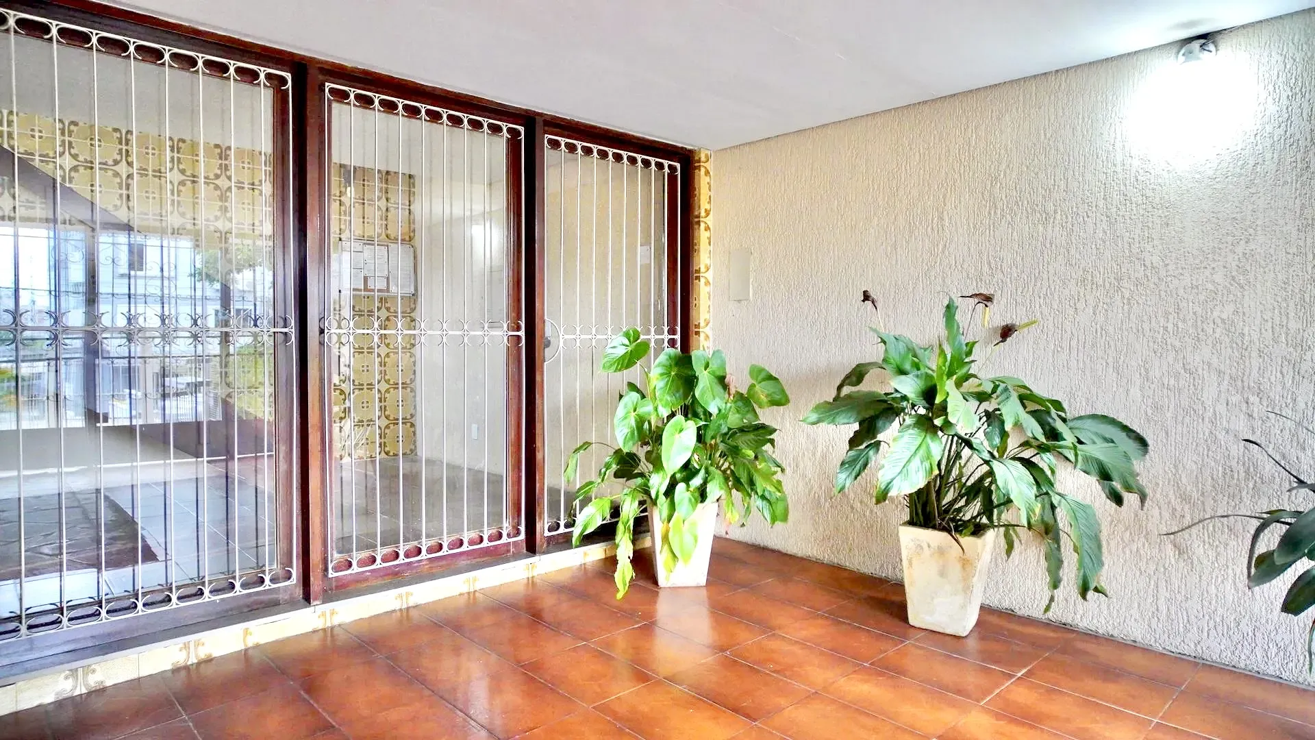 R$ 375.000 - OPORTUNIDADE - APARTAMENTO - 92M2 - 2 DORM - SU&Iacute;TE - 1 VAGA Rua Enes Bandeira Porto Alegre - 