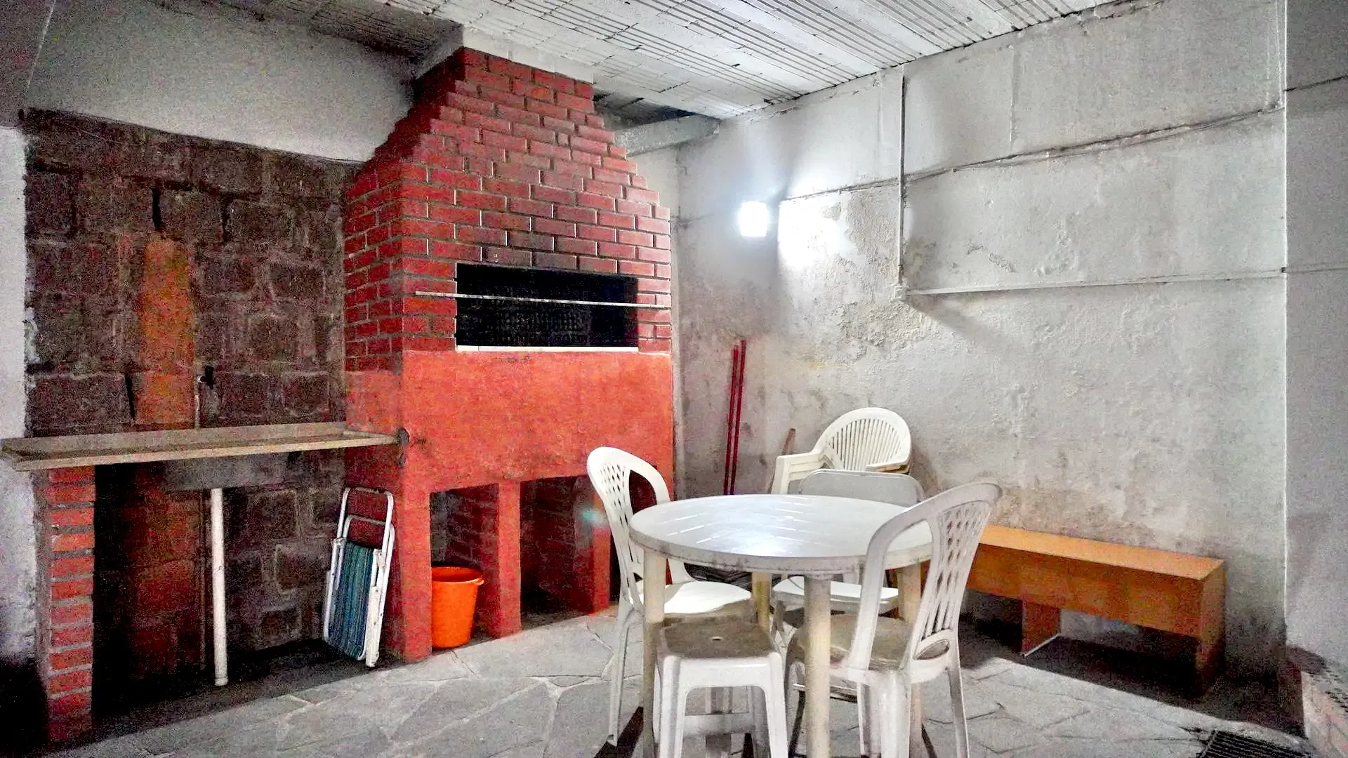 R$ 375.000 - OPORTUNIDADE - APARTAMENTO - 92M2 - 2 DORM - SU&Iacute;TE - 1 VAGA Rua Enes Bandeira Porto Alegre - 