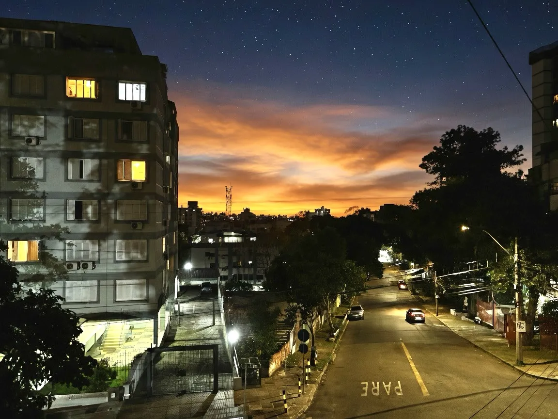 R$ 375.000 - OPORTUNIDADE - APARTAMENTO - 92M2 - 2 DORM - SU&Iacute;TE - 1 VAGA Rua Enes Bandeira Porto Alegre - 