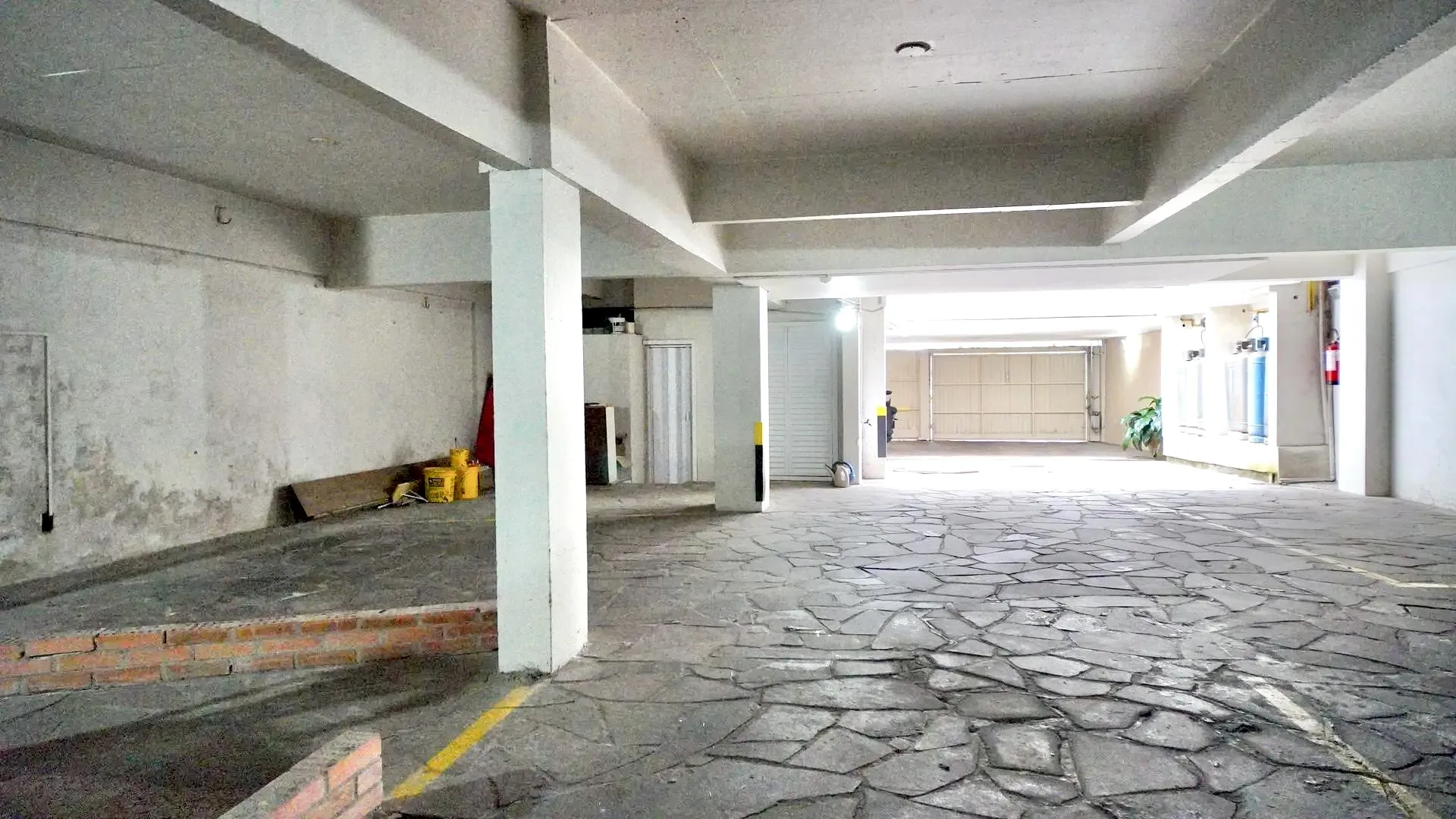 R$ 375.000 - OPORTUNIDADE - APARTAMENTO - 92M2 - 2 DORM - SU&Iacute;TE - 1 VAGA Rua Enes Bandeira Porto Alegre - 