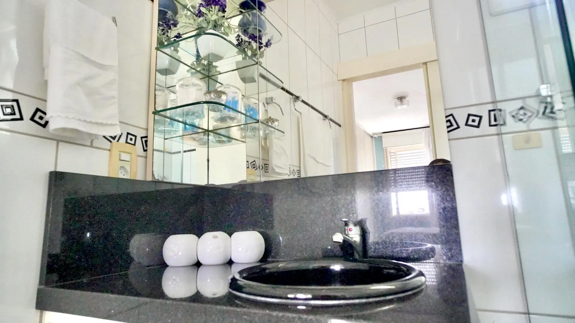 R$ 375.000 - OPORTUNIDADE - APARTAMENTO - 92M2 - 2 DORM - SU&Iacute;TE - 1 VAGA Rua Enes Bandeira Porto Alegre - 