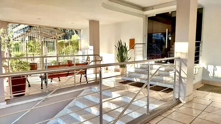R$ 649.000 - &Oacute;TIMO APARTAMENTO - 94M2 - 3 DORM - SU&Iacute;TE - REFORMADO - MOBILIADO - 1 VAGA Rua Professor Cristiano Fischer Porto Alegre - 