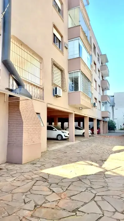 R$ 649.000 - &Oacute;TIMO APARTAMENTO - 94M2 - 3 DORM - SU&Iacute;TE - REFORMADO - MOBILIADO - 1 VAGA Rua Professor Cristiano Fischer Porto Alegre - 