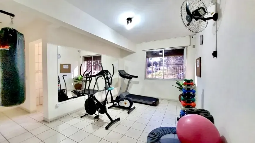R$ 649.000 - &Oacute;TIMO APARTAMENTO - 94M2 - 3 DORM - SU&Iacute;TE - REFORMADO - MOBILIADO - 1 VAGA Rua Professor Cristiano Fischer Porto Alegre - 