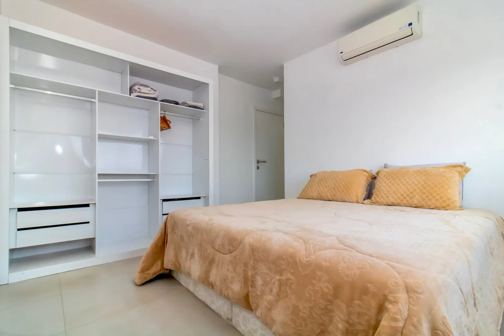 R$ 680.000 - JOY - APARTAMENTO - 63M2 - 2 DORM - SU&Iacute;TE - VISTA - 2 VAGAS - INFRA Rua Bezerra de Menezes Porto Alegre - 