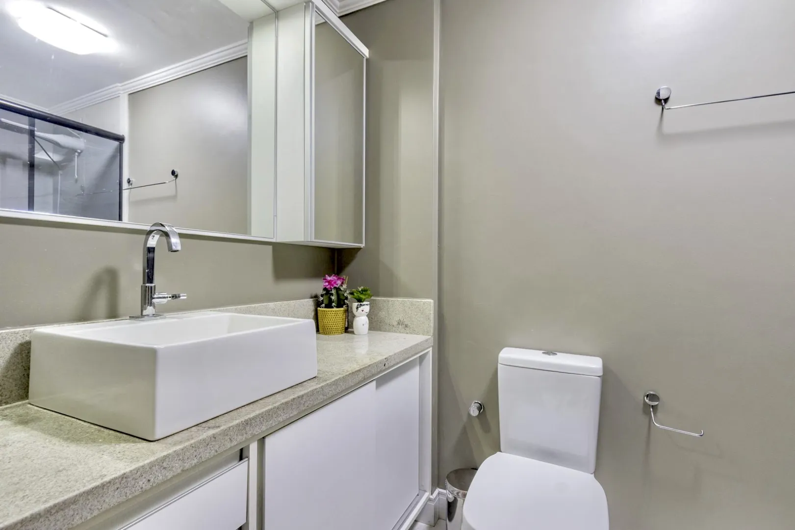 R$ 598.000 - LINDO APARTAMENTO GARDEN - 99M2 - 2 DORM - P&Aacute;TIO PRIVATIVO - 2 VAGAS Avenida Bagé Porto Alegre - 