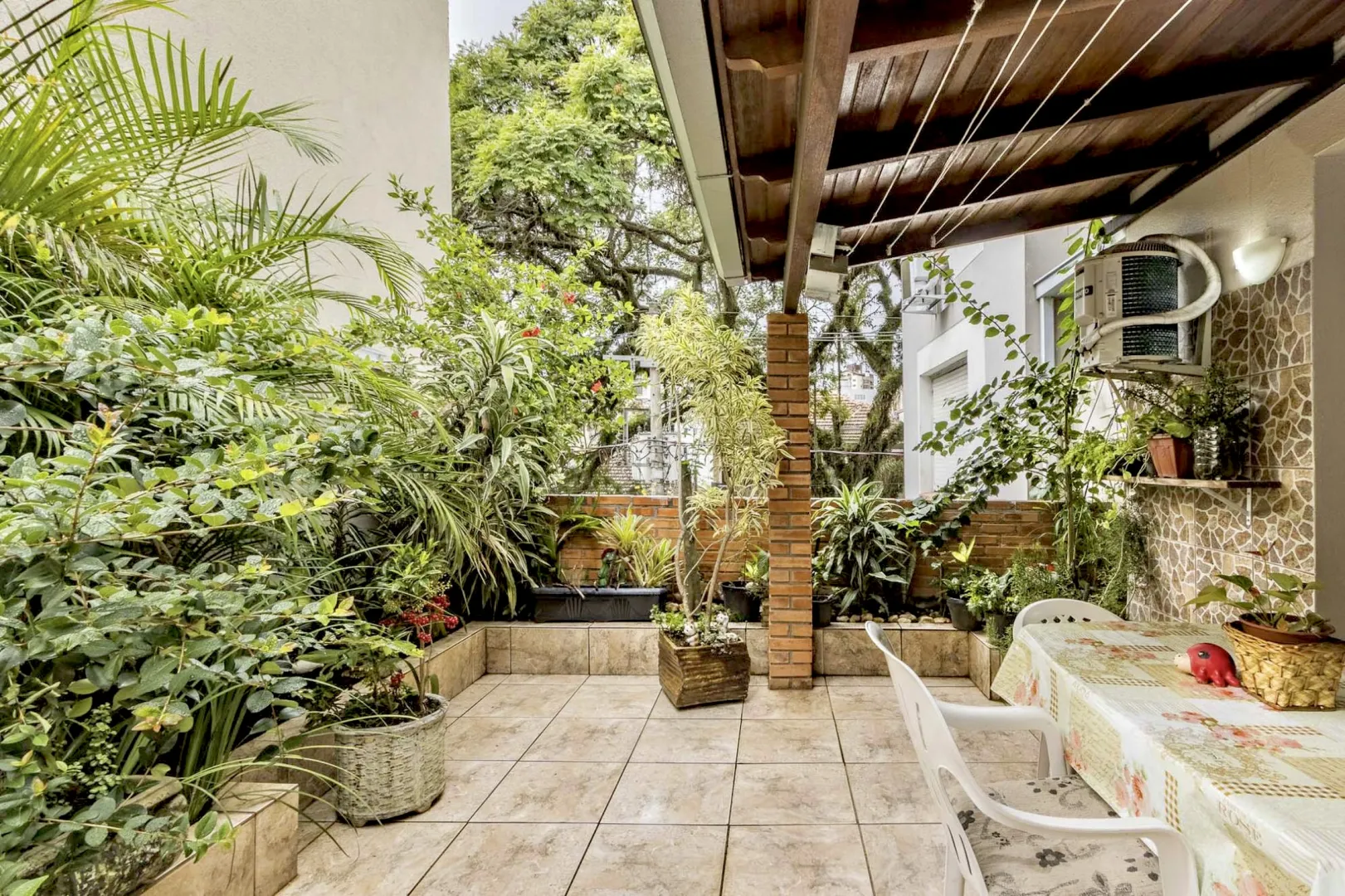 R$ 598.000 - LINDO APARTAMENTO GARDEN - 99M2 - 2 DORM - P&Aacute;TIO PRIVATIVO - 2 VAGAS Avenida Bagé Porto Alegre - 