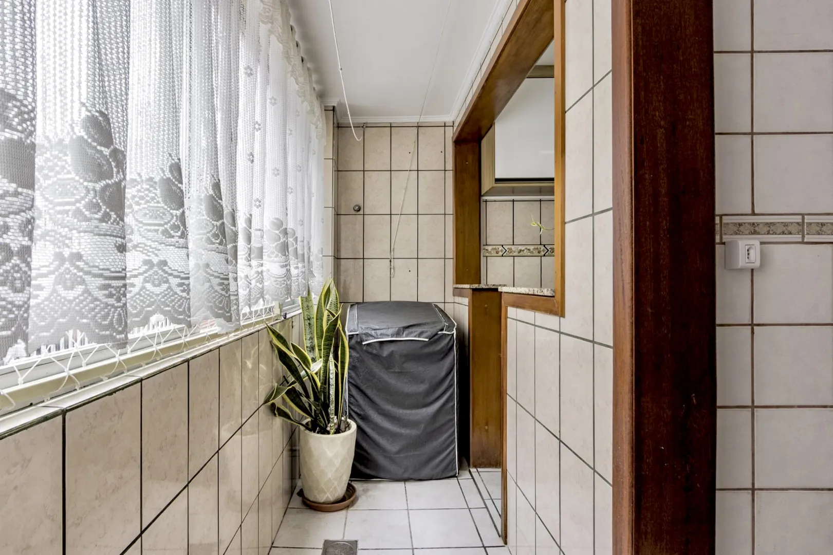 R$ 598.000 - LINDO APARTAMENTO GARDEN - 99M2 - 2 DORM - P&Aacute;TIO PRIVATIVO - 2 VAGAS Avenida Bagé Porto Alegre - 