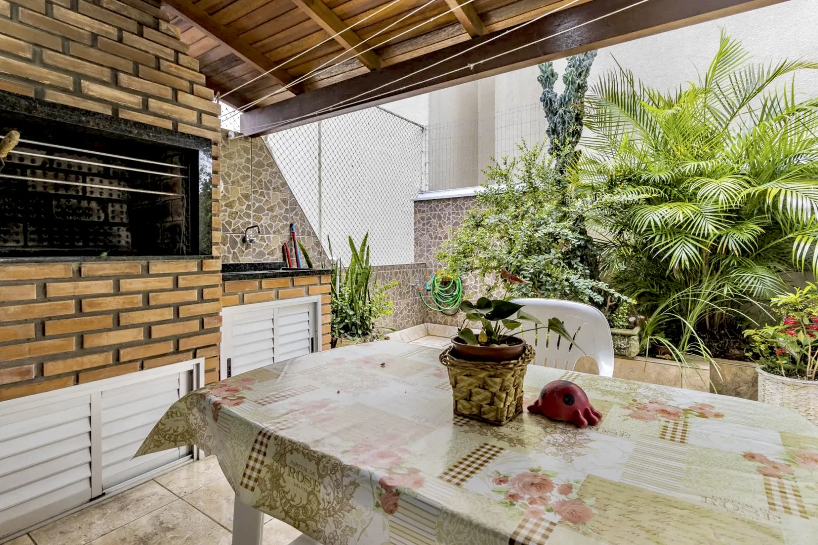 R$ 598.000 - LINDO APARTAMENTO GARDEN - 99M2 - 2 DORM - P&Aacute;TIO PRIVATIVO - 2 VAGAS Avenida Bagé Porto Alegre - 