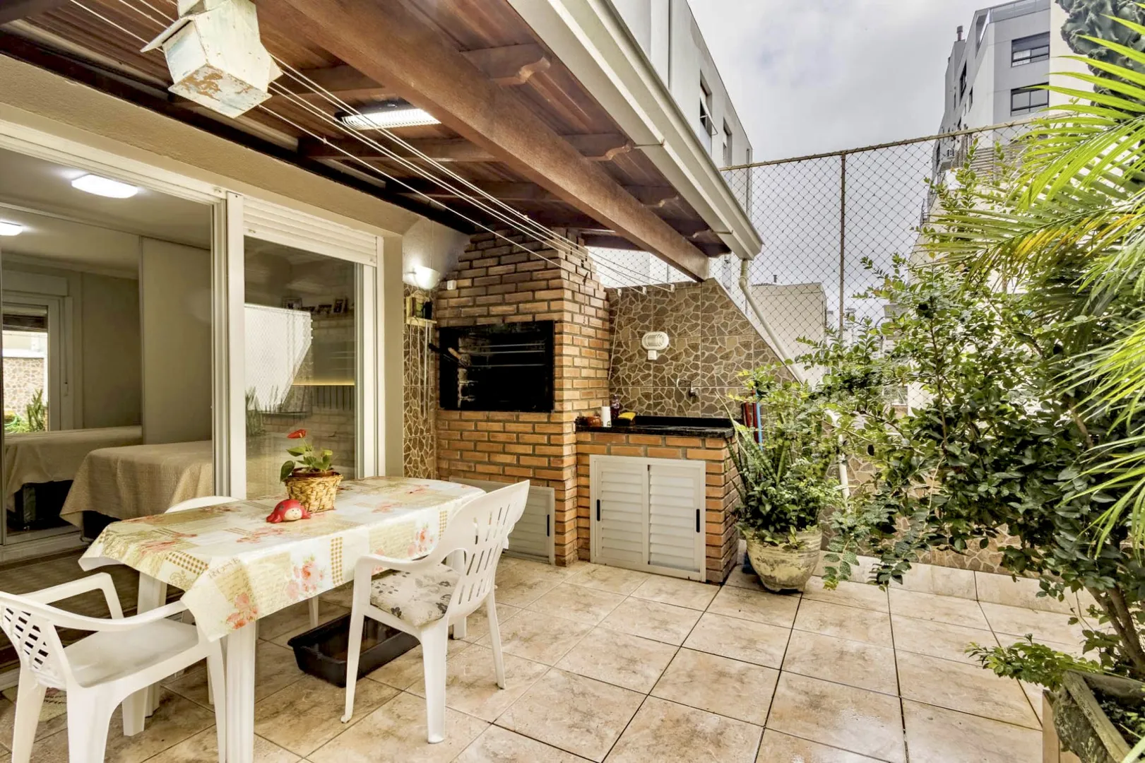 R$ 598.000 - LINDO APARTAMENTO GARDEN - 99M2 - 2 DORM - P&Aacute;TIO PRIVATIVO - 2 VAGAS Avenida Bagé Porto Alegre - 
