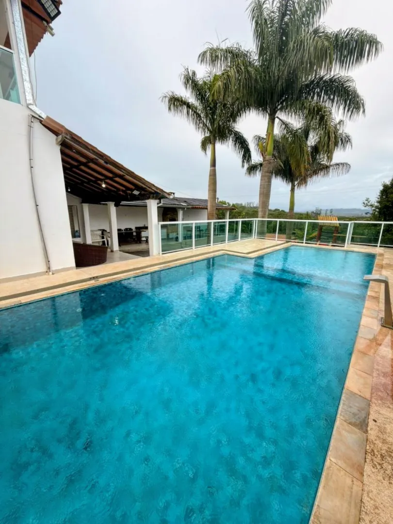 Sobrado com 5 su&iacute;tes e com piscina &agrave; venda no Parque Alpina  Igaratá - 